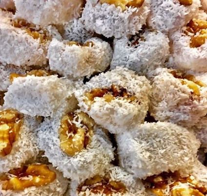 Сладости Тебриза: сочная пахлава и ароматы роз